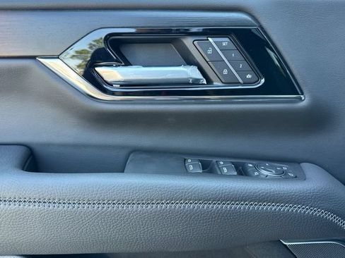 New 2026 GMC Yukon XL Denali w/ Denali Reserve Package AWD/4WD image 11
