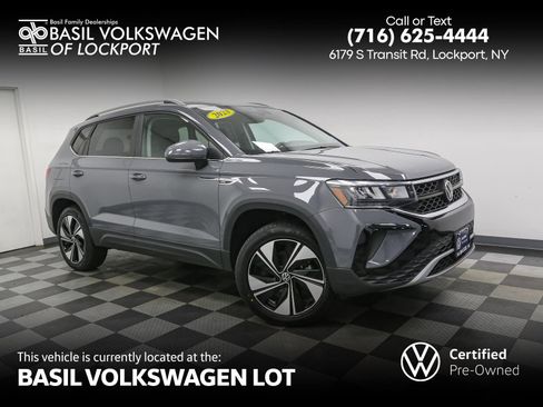 Used 2023 Volkswagen Taos SE image 1