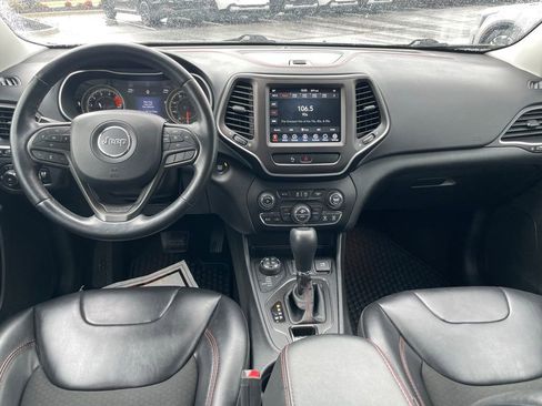 Used 2020 Jeep Cherokee Trailhawk w/ Cold Weather Group AWD/4WD image 23