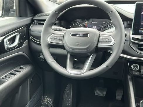 New 2026 Jeep Compass Limited image 25