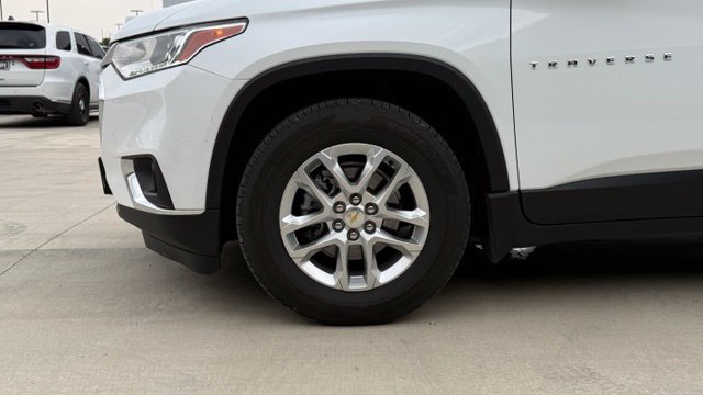 Used 2021 Chevrolet Traverse LT AWD/4WD image 9