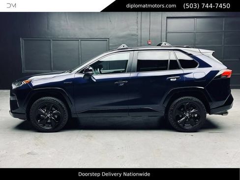 Used 2021 Toyota RAV4 XSE AWD/4WD image 4