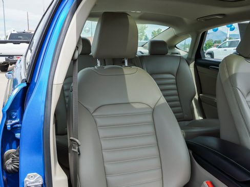 Used 2020 Ford Fusion SEL FWD image 26