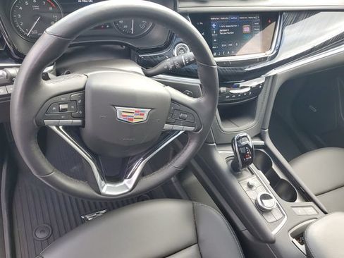 Certified 2024 Cadillac XT6 Premium Luxury w/ Technology Package AWD/4WD image 13