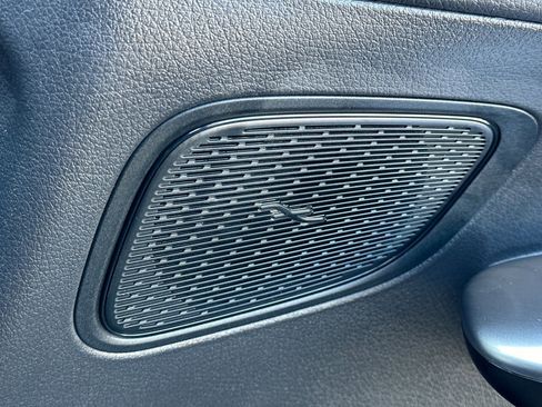 Used 2025 Mercedes-Benz GLC 350e 4MATIC image 21