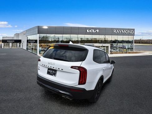 Used 2022 Kia Telluride EX w/ EX Premium Package AWD/4WD image 3