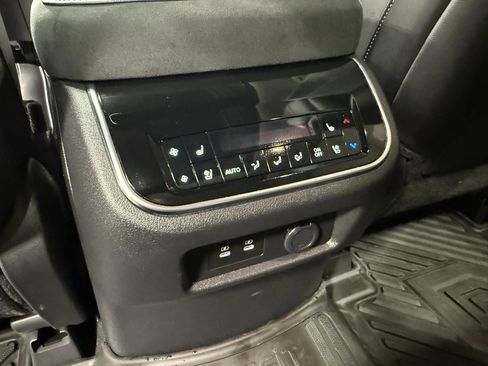 Used 2025 INFINITI QX80 Luxe image 18