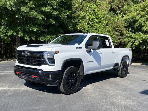 Used 2025 Chevrolet Silverado 2500 LT w/ Trail Boss Package AWD/4WD image 5