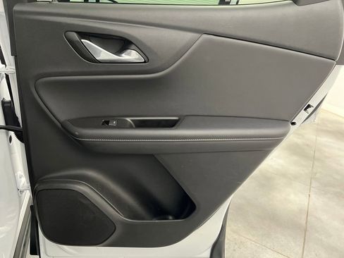 Used 2025 Chevrolet Blazer LT FWD image 19