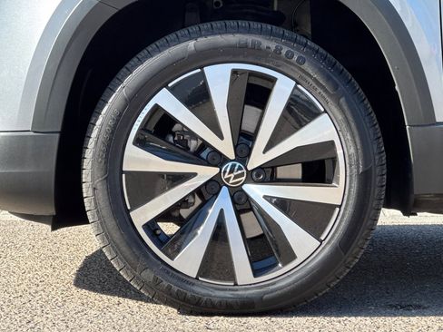 Used 2022 Volkswagen Taos SE image 25