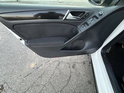 Used 2011 Volkswagen GTI 4-Door image 13