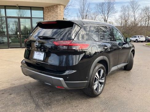 Used 2026 Nissan Rogue SL AWD/4WD image 3