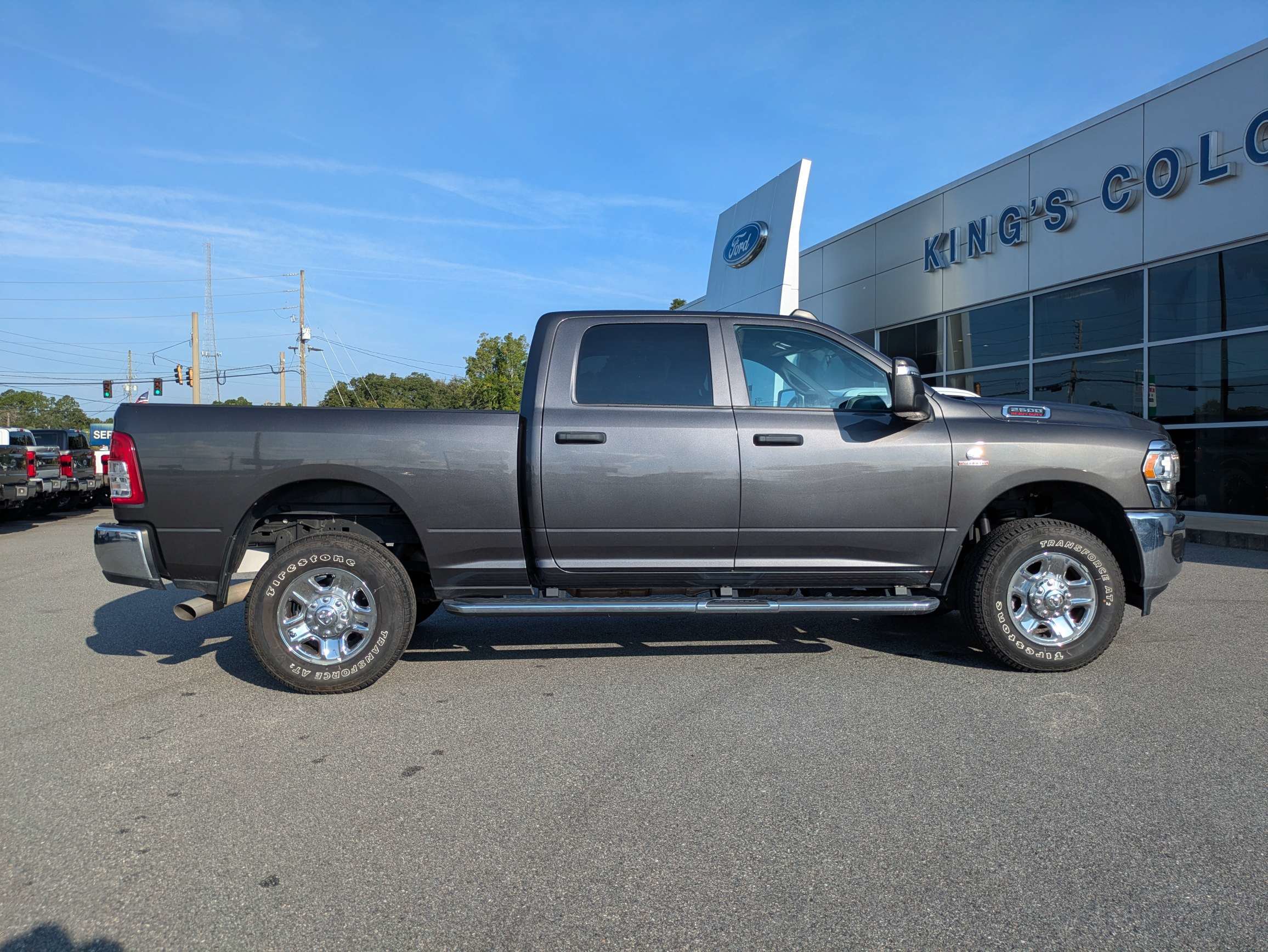 Used 2024 RAM 2500 Tradesman w/ Chrome Appearance Group AWD/4WD image 3