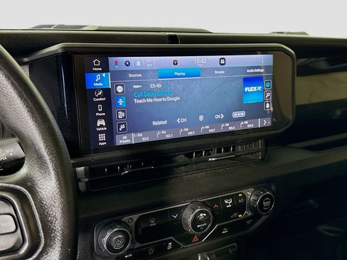 Used 2024 Jeep Wrangler Sport image 18