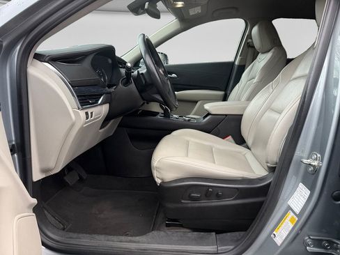 Used 2023 Cadillac XT4 Premium Luxury image 10