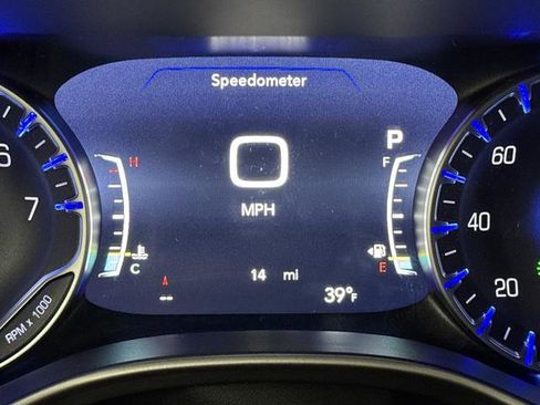 New 2026 Chrysler Pacifica Select w/ S Appearance Package image 6