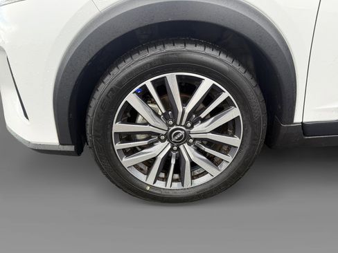 Used 2024 Nissan Kicks SR image 9