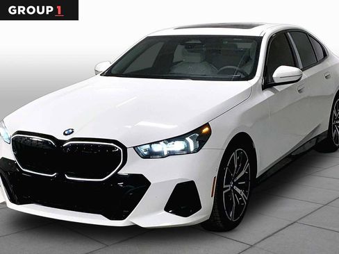 New 2027 BMW 530i xDrive w/ M Sport Package AWD/4WD image 1