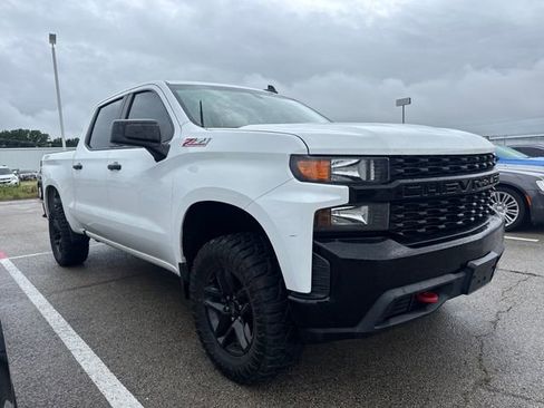 Used 2019 Chevrolet Silverado 1500 Custom Trail Boss w/ Custom Convenience Package AWD/4WD image 3