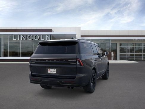 New 2026 Lincoln Navigator Reserve w/ Jet Appearance Package AWD/4WD image 9