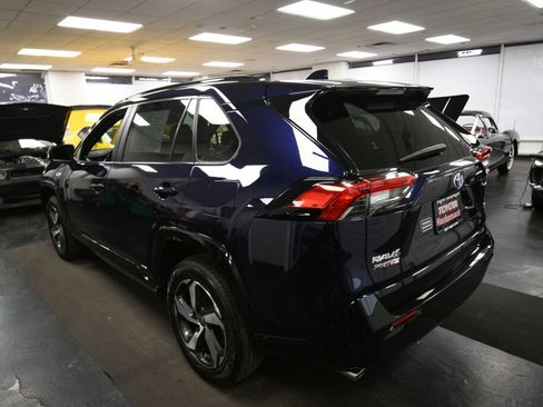 Used 2023 Toyota RAV4 SE w/ Weather & Moonroof Package AWD/4WD image 5