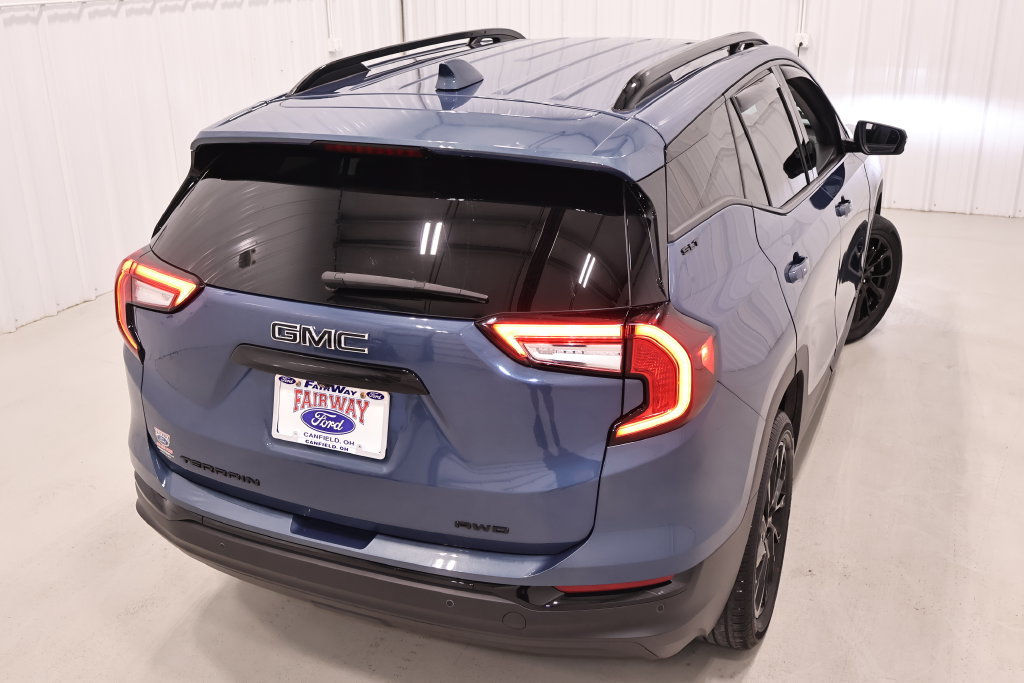 Used 2024 GMC Terrain SLT w/ Elevation Edition AWD/4WD image 42