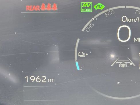 Used 2026 Toyota Prius Plug-In Hybrid FWD image 27