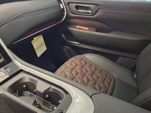 New 2025 Nissan Armada Platinum Reserve image 21