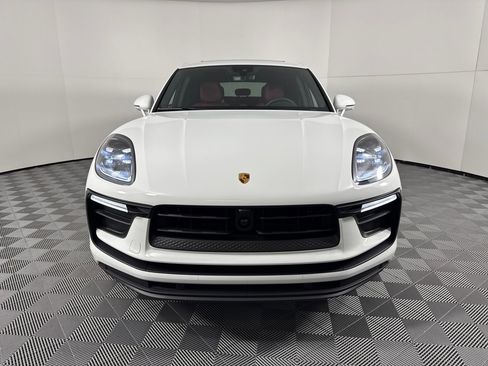 Certified 2025 Porsche Macan image 6