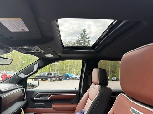 New 2026 GMC Sierra 1500 Denali Ultimate w/ LPO, Black Badging Package AWD/4WD image 19