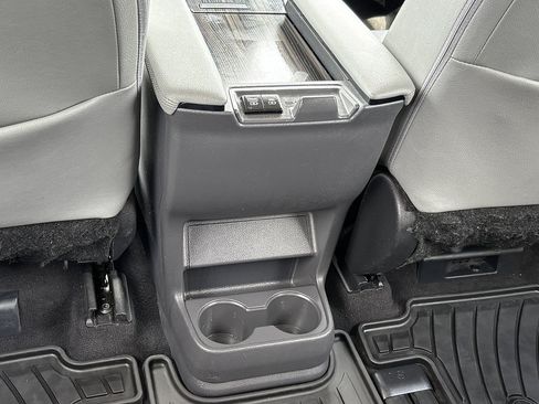 Certified 2023 Toyota Sienna Limited FWD image 33