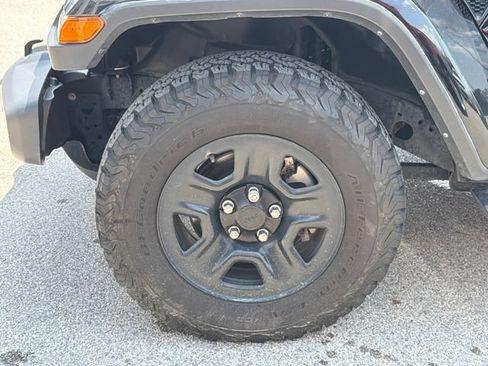 Used 2021 Jeep Gladiator Sport AWD/4WD image 39