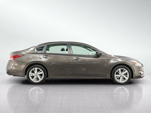 Used 2013 Nissan Altima 2.5 SV FWD image 6