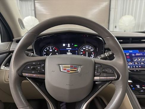 Used 2022 Cadillac XT6 Premium Luxury w/ Technology Package image 24