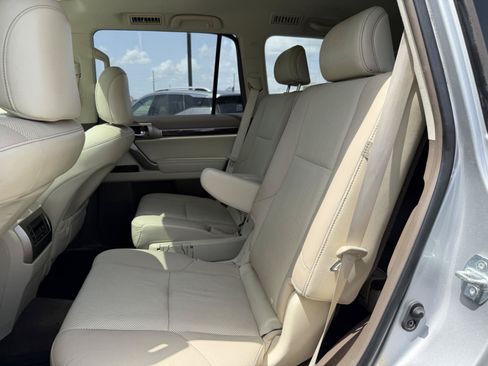 Used 2017 Lexus GX 460 Premium AWD/4WD image 18