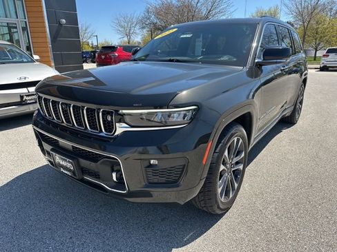 Used 2022 Jeep Grand Cherokee L Overland w/ Advanced Protech Group III AWD/4WD image 2