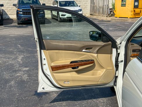 Used 2010 Honda Accord EX-L image 14