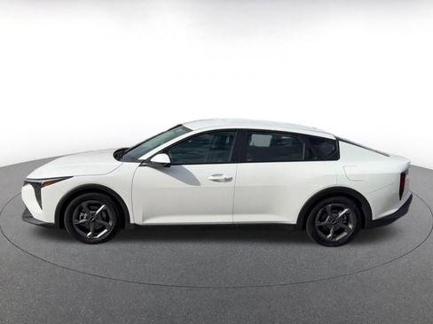 Used 2025 Kia K4 LXS FWD image 8