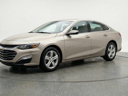 Used 2024 Chevrolet Malibu LT FWD image 3