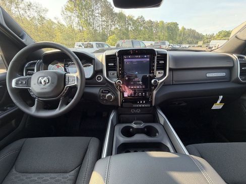 New 2026 RAM 1500 Big Horn AWD/4WD image 7