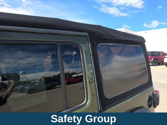 Used 2022 Jeep Wrangler Unlimited Sport AWD/4WD image 14