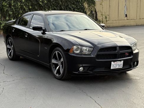 Used 2013 Dodge Charger R/T image 3