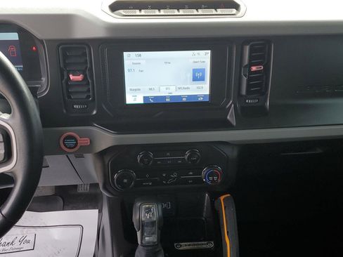 Used 2023 Ford Bronco Badlands image 15