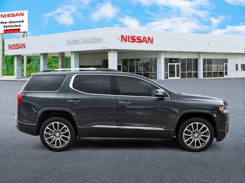 Used 2023 GMC Acadia Denali w/ Denali Ultimate Package FWD image 5