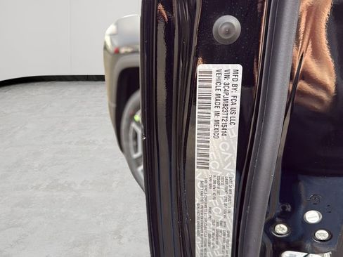 New 2026 Jeep Cherokee Limited image 10