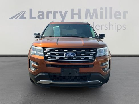 Used 2017 Ford Explorer XLT w/ Equipment Group 202A image 8