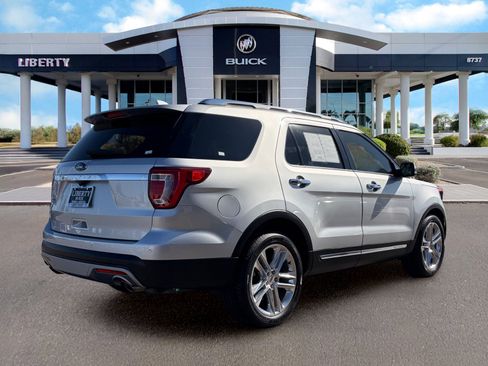 Used 2017 Ford Explorer Limited FWD image 3