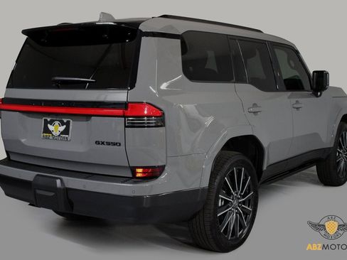 Used 2025 Lexus GX 550 image 6
