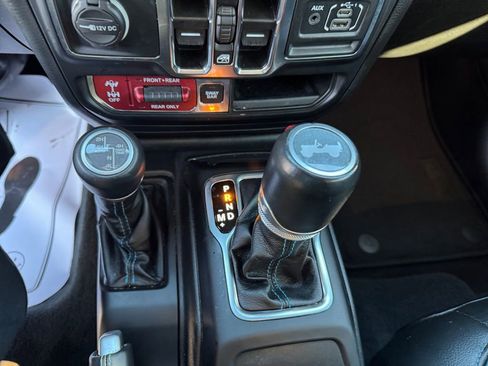 Used 2022 Jeep Wrangler Unlimited Rubicon 4xe w/ Cold Weather Group image 28