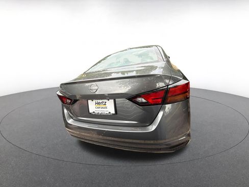 Used 2025 Nissan Altima 2.5 SV FWD image 8